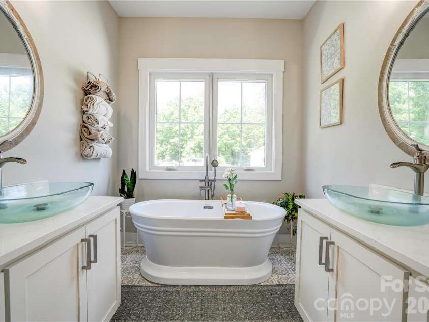 400 Bethany Road, Gastonia, NC 28052.  MLS# CAR4401419, YatesRealty ID 37361. 