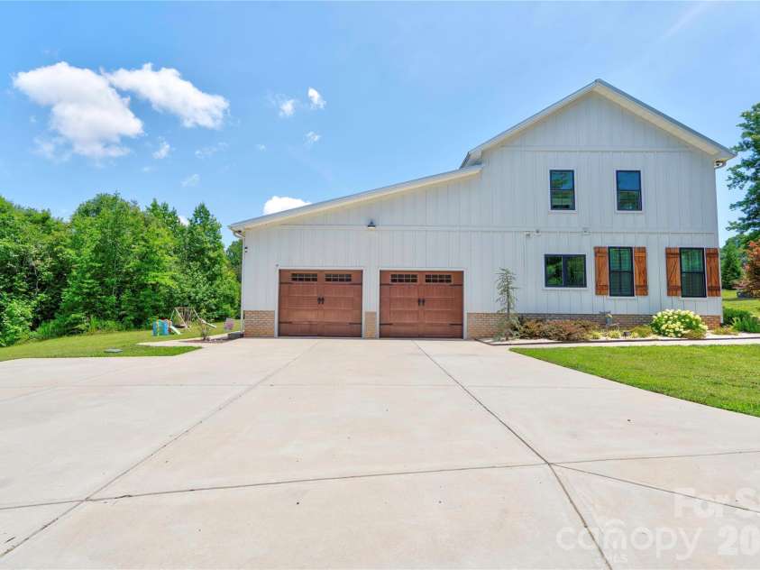 400 Bethany Road, Gastonia, NC 28052.  MLS# CAR4401419, YatesRealty ID 37361. 