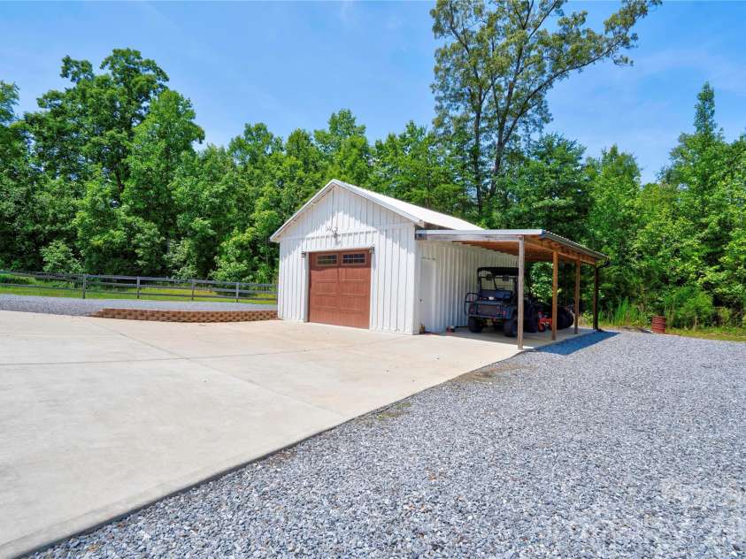 400 Bethany Road, Gastonia, NC 28052.  MLS# CAR4401419, YatesRealty ID 37361. 