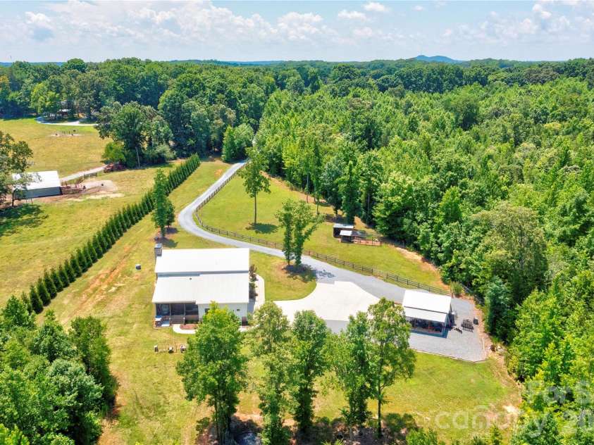 400 Bethany Road, Gastonia, NC 28052.  MLS# CAR4401419, YatesRealty ID 37361. 