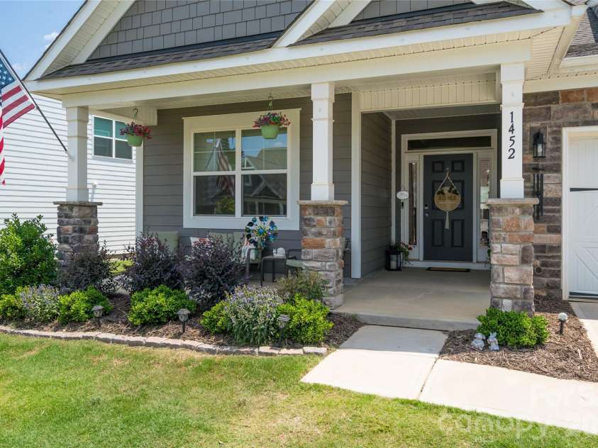 1452 Ardmore Drive, Sherrills Ford, NC 28673.  MLS# CAR4398237, YatesRealty ID 37364. 