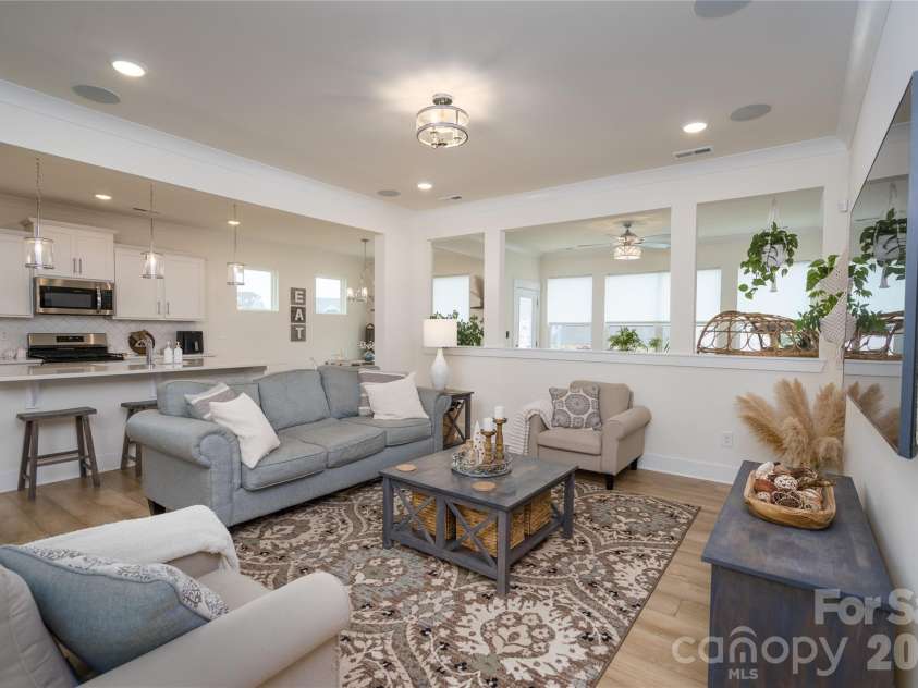 1452 Ardmore Drive, Sherrills Ford, NC 28673.  MLS# CAR4398237, YatesRealty ID 37364. 