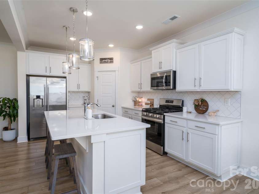 1452 Ardmore Drive, Sherrills Ford, NC 28673.  MLS# CAR4398237, YatesRealty ID 37364. 