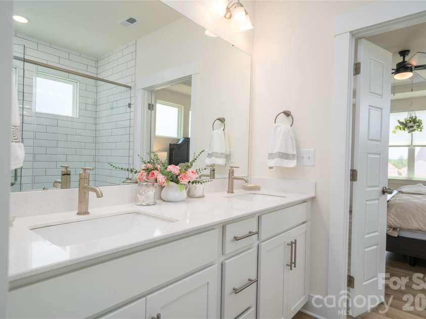 1452 Ardmore Drive, Sherrills Ford, NC 28673.  MLS# CAR4398237, YatesRealty ID 37364. 