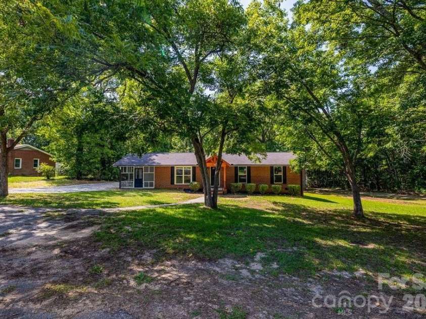 139 Forest Drive, Union, SC 29379.  MLS# CAR4402279, YatesRealty ID 37365. 