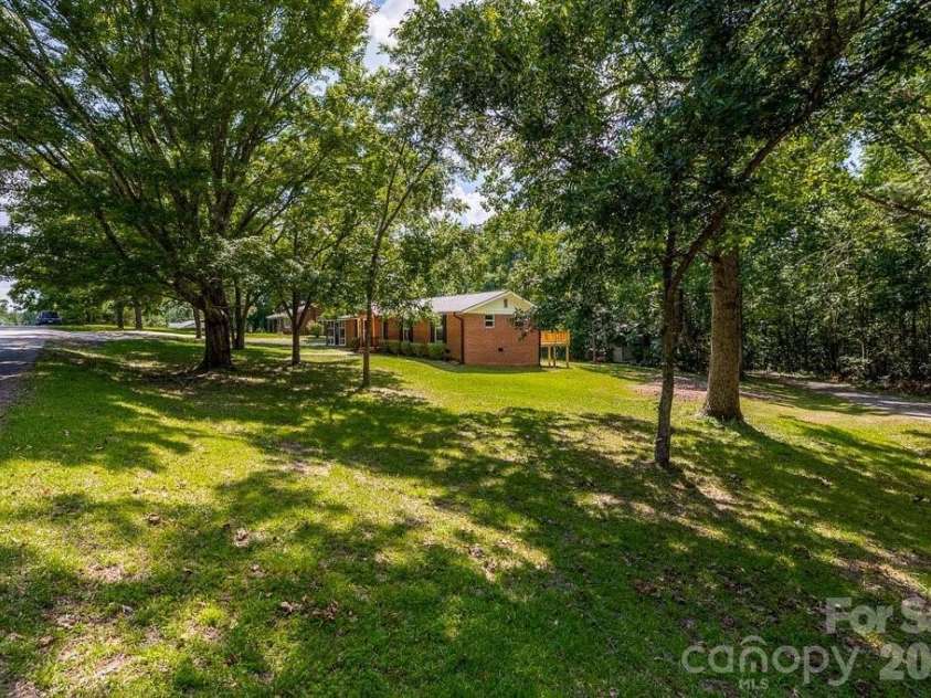 139 Forest Drive, Union, SC 29379.  MLS# CAR4402279, YatesRealty ID 37365. 