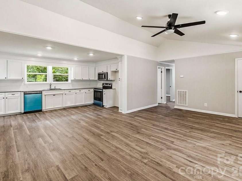 139 Forest Drive, Union, SC 29379.  MLS# CAR4402279, YatesRealty ID 37365. 