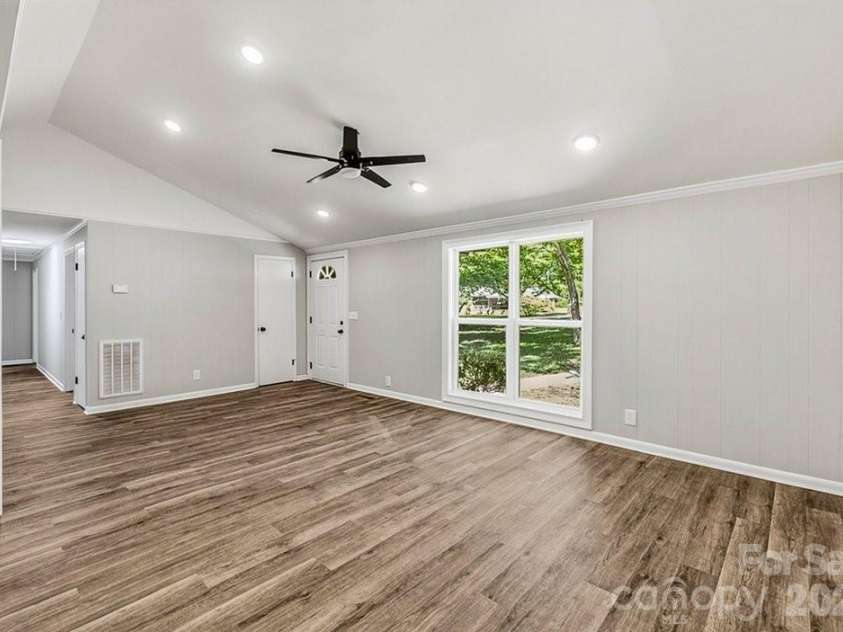 139 Forest Drive, Union, SC 29379.  MLS# CAR4402279, YatesRealty ID 37365. 