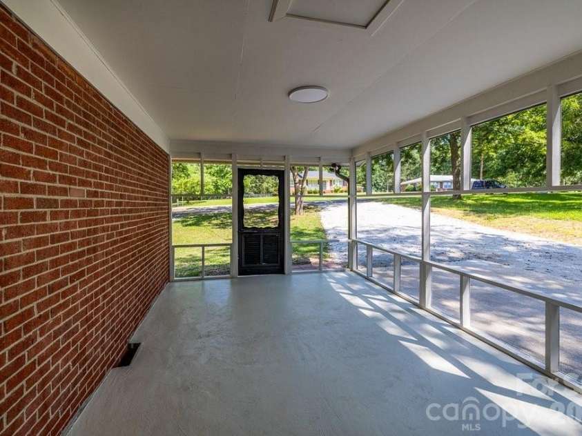 139 Forest Drive, Union, SC 29379.  MLS# CAR4402279, YatesRealty ID 37365. 