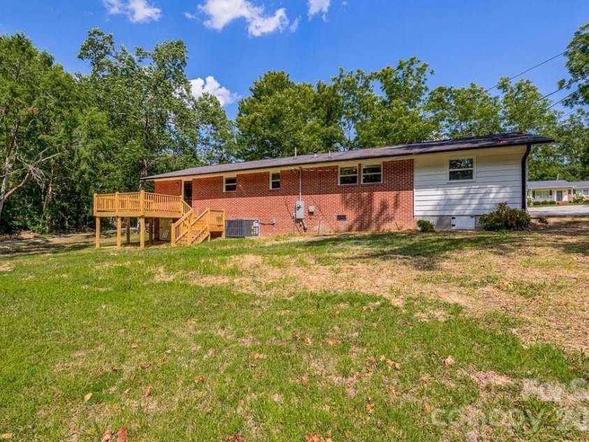 139 Forest Drive, Union, SC 29379.  MLS# CAR4402279, YatesRealty ID 37365. 