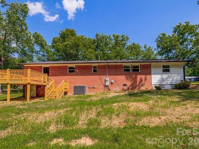 139 Forest Drive, Union, SC 29379.  MLS# CAR4402279, YatesRealty ID 37365. 