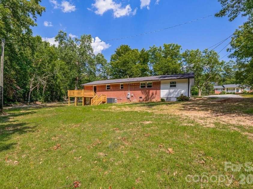 139 Forest Drive, Union, SC 29379.  MLS# CAR4402279, YatesRealty ID 37365. 