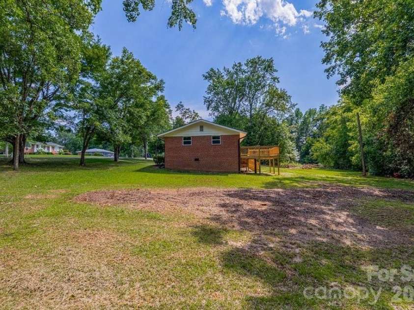 139 Forest Drive, Union, SC 29379.  MLS# CAR4402279, YatesRealty ID 37365. 