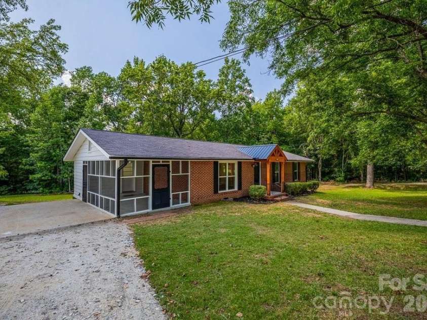 139 Forest Drive, Union, SC 29379.  MLS# CAR4402279, YatesRealty ID 37365. 