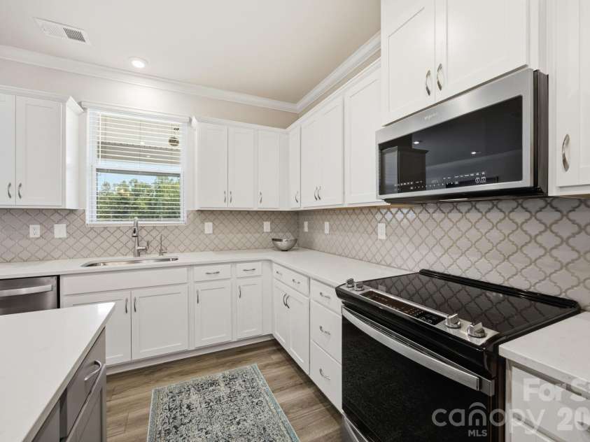 16716 Summers Walk Boulevard, Davidson, NC 28036.  MLS# CAR4399980, YatesRealty ID 37366. 