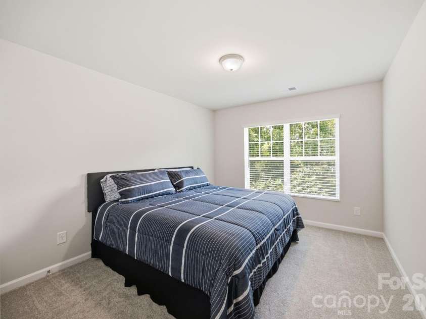 16716 Summers Walk Boulevard, Davidson, NC 28036.  MLS# CAR4399980, YatesRealty ID 37366. 