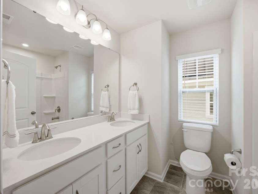 16716 Summers Walk Boulevard, Davidson, NC 28036.  MLS# CAR4399980, YatesRealty ID 37366. 