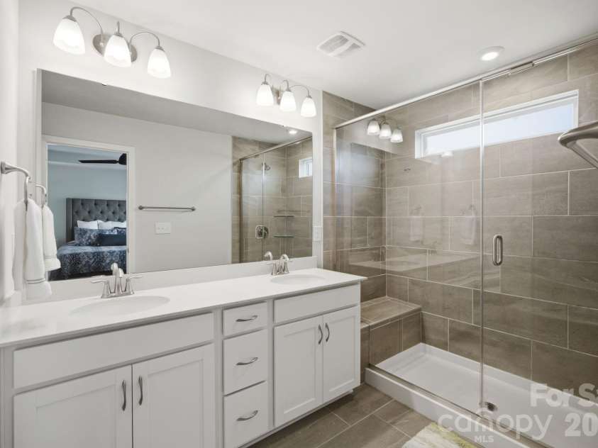 16716 Summers Walk Boulevard, Davidson, NC 28036.  MLS# CAR4399980, YatesRealty ID 37366. 