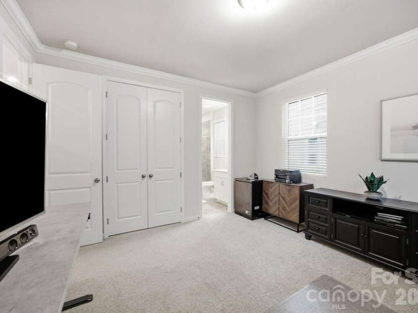 16716 Summers Walk Boulevard, Davidson, NC 28036.  MLS# CAR4399980, YatesRealty ID 37366. 