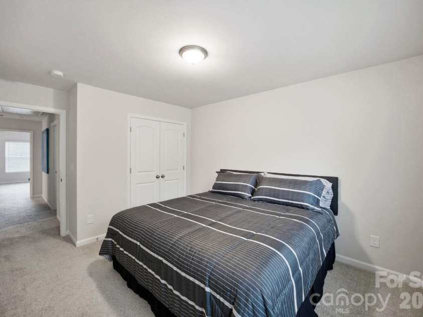 16716 Summers Walk Boulevard, Davidson, NC 28036.  MLS# CAR4399980, YatesRealty ID 37366. 