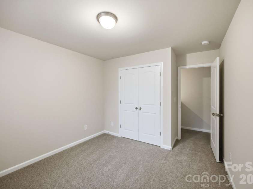 16716 Summers Walk Boulevard, Davidson, NC 28036.  MLS# CAR4399980, YatesRealty ID 37366. 