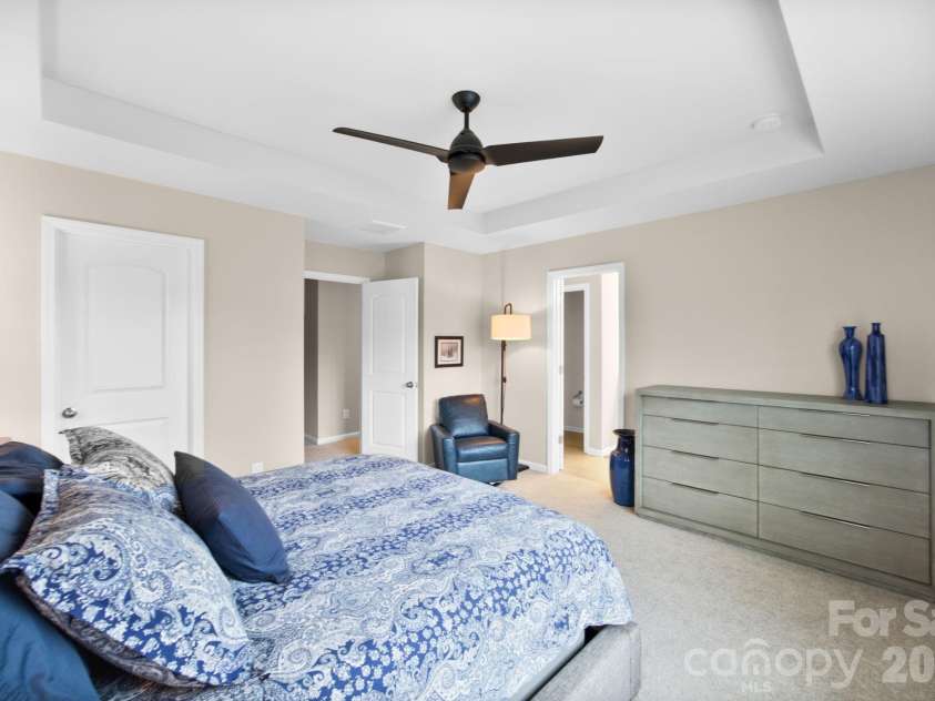 16716 Summers Walk Boulevard, Davidson, NC 28036.  MLS# CAR4399980, YatesRealty ID 37366. 