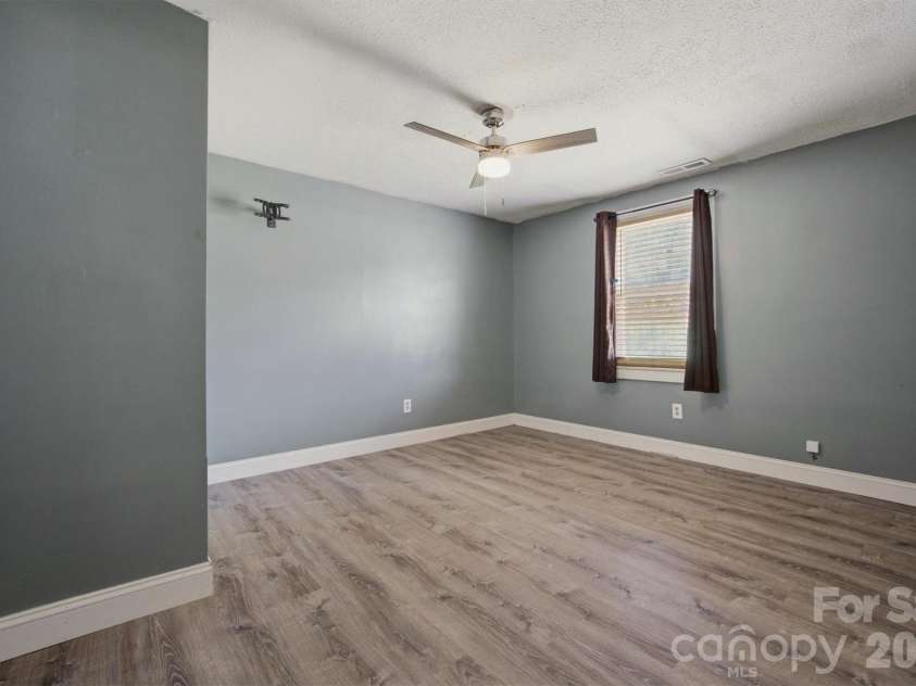 43 Highland Avenue, Granite Falls, NC 28630.  MLS# CAR4399795, YatesRealty ID 37367. 