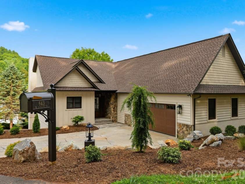 643 Landing Drive, Jefferson, NC 28640.  MLS# CAR4403187, YatesRealty ID 37369. 