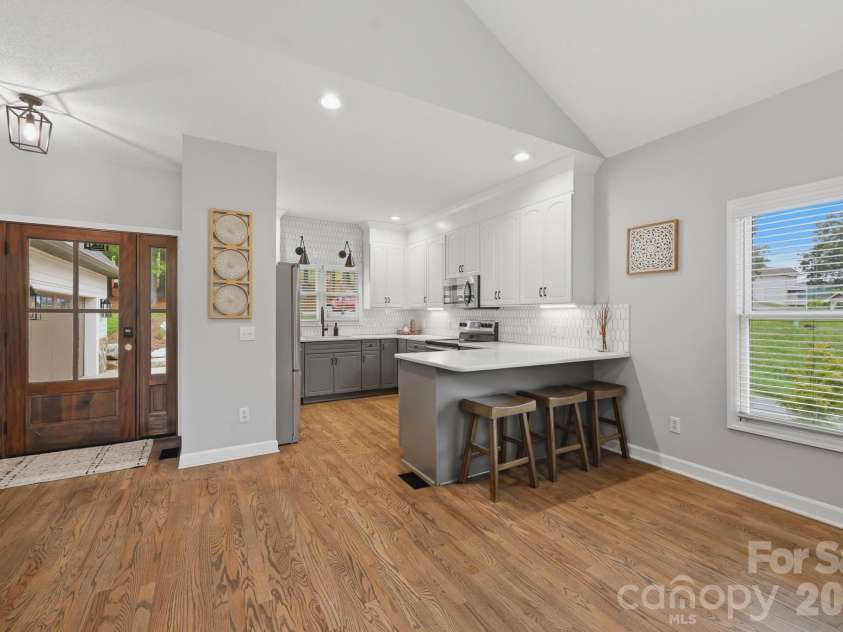 643 Landing Drive, Jefferson, NC 28640.  MLS# CAR4403187, YatesRealty ID 37369. 