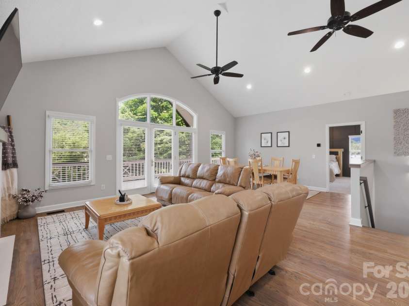 643 Landing Drive, Jefferson, NC 28640.  MLS# CAR4403187, YatesRealty ID 37369. 