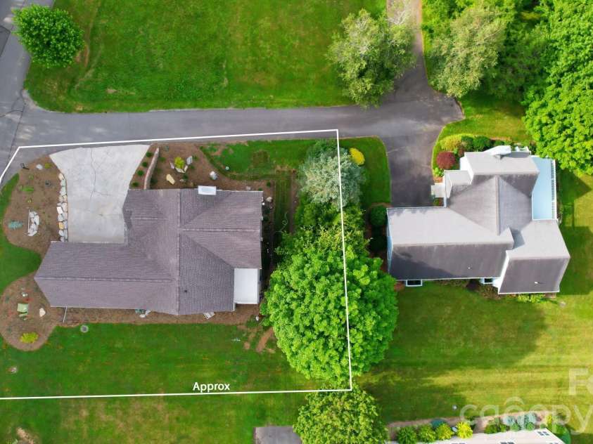 643 Landing Drive, Jefferson, NC 28640.  MLS# CAR4403187, YatesRealty ID 37369. 