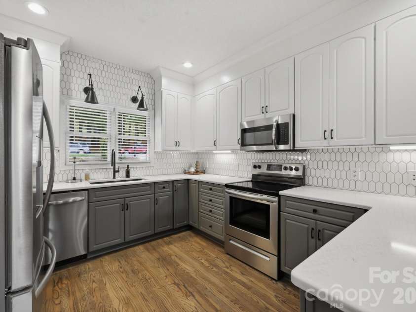 643 Landing Drive, Jefferson, NC 28640.  MLS# CAR4403187, YatesRealty ID 37369. Kitchen Main Level