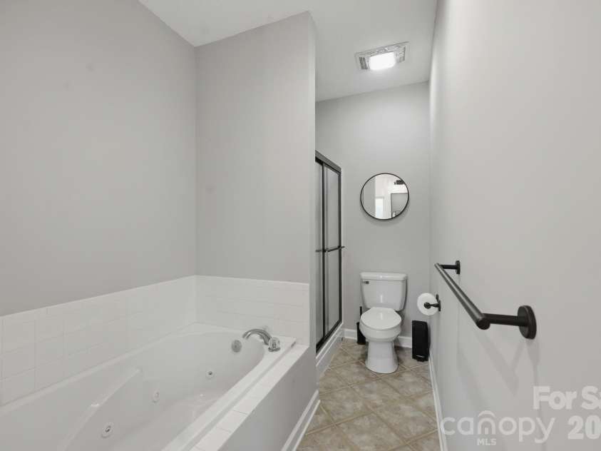 643 Landing Drive, Jefferson, NC 28640.  MLS# CAR4403187, YatesRealty ID 37369. Primary Bathroom