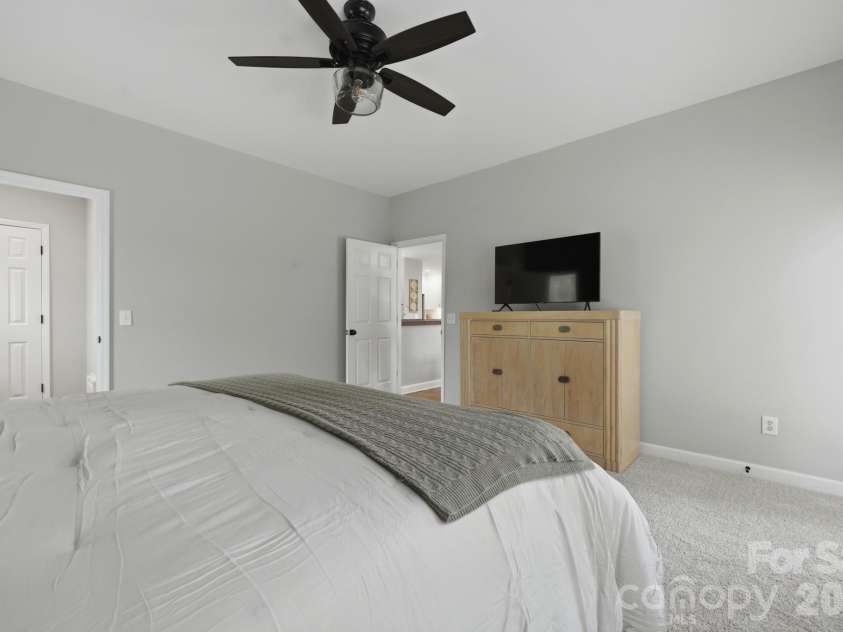 643 Landing Drive, Jefferson, NC 28640.  MLS# CAR4403187, YatesRealty ID 37369. Primary Bedroom
