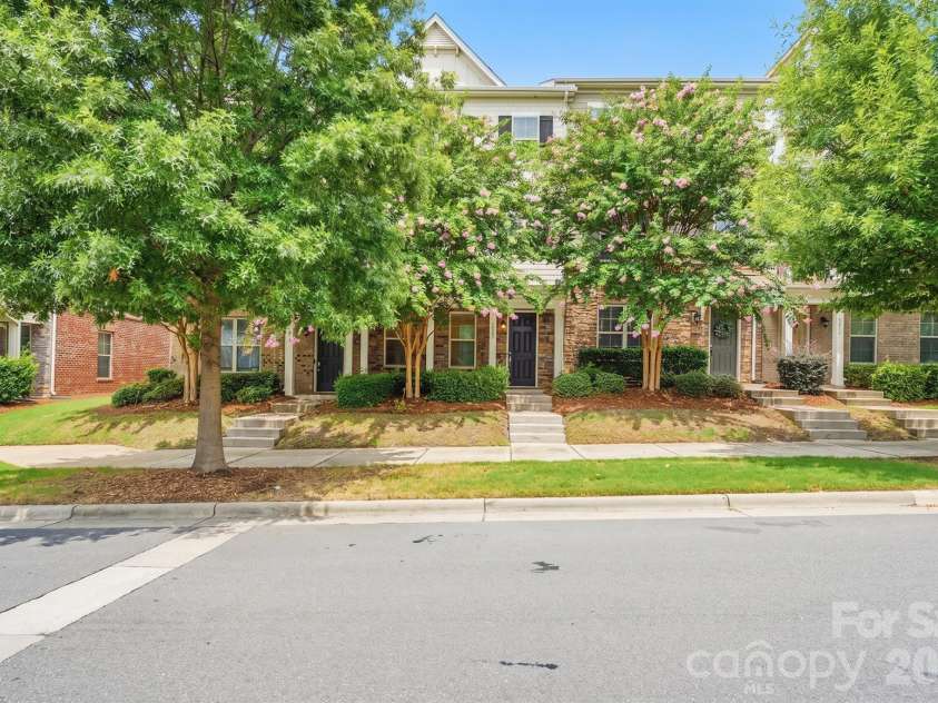 9320 Ainslie Downs Street, Charlotte, NC 28273.  MLS# CAR4403716, YatesRealty ID 37370. 