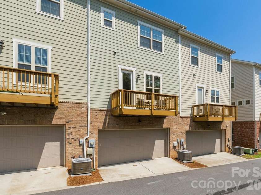 9320 Ainslie Downs Street, Charlotte, NC 28273.  MLS# CAR4403716, YatesRealty ID 37370. 