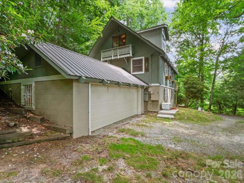 119 Fox Den Road, Mars Hill, NC 28754.  MLS# CAR4395864, YatesRealty ID 37372. 