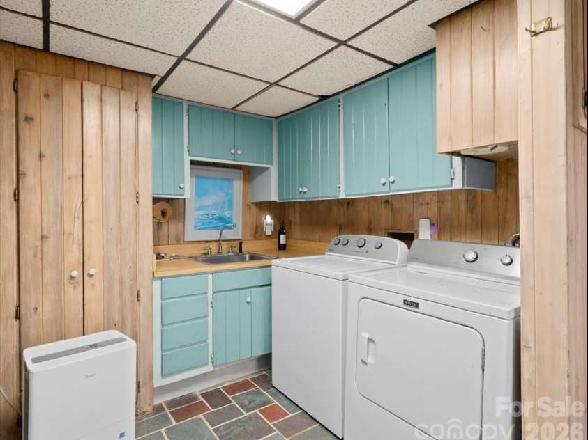 119 Fox Den Road, Mars Hill, NC 28754.  MLS# CAR4395864, YatesRealty ID 37372. 