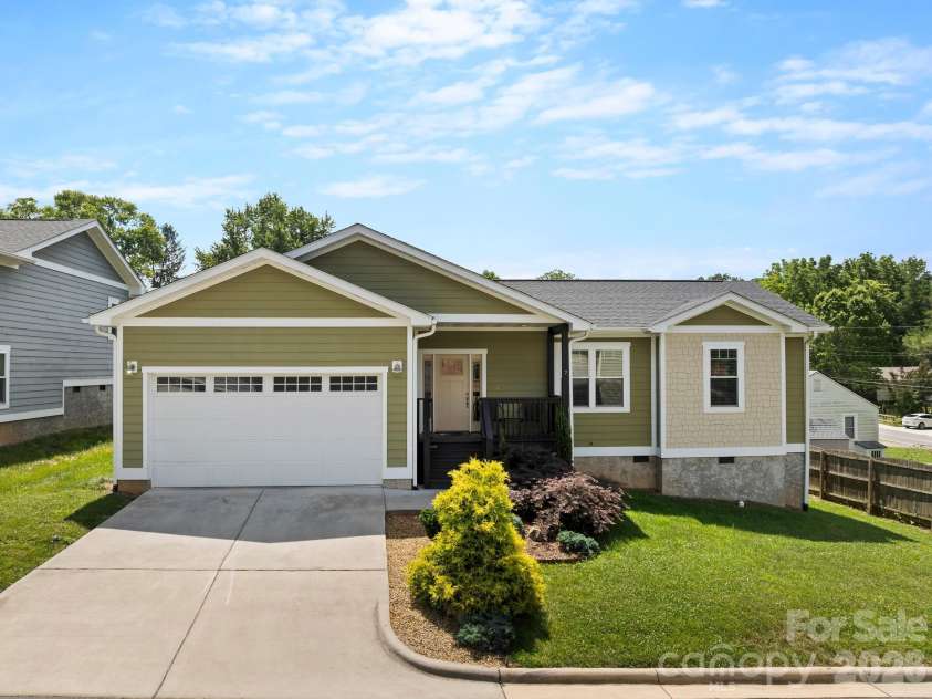 7 May Street, Asheville, NC 28803.  MLS# CAR4398974, YatesRealty ID 37373. 