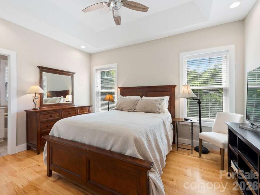 7 May Street, Asheville, NC 28803.  MLS# CAR4398974, YatesRealty ID 37373. 