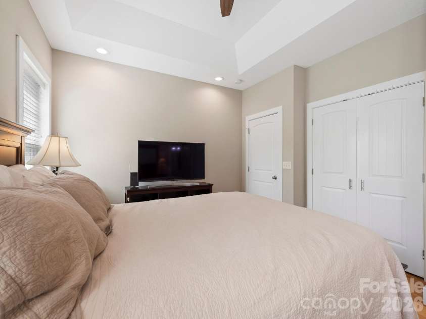 7 May Street, Asheville, NC 28803.  MLS# CAR4398974, YatesRealty ID 37373. 