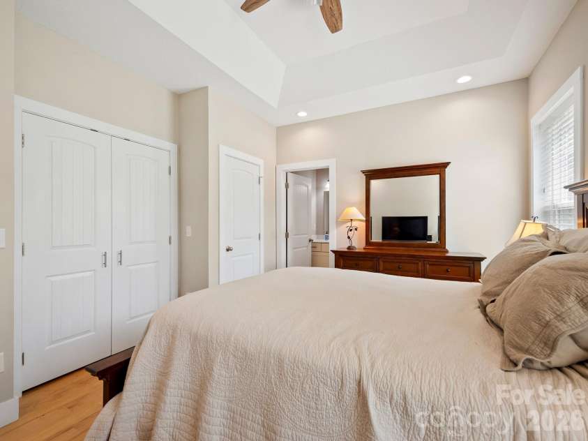 7 May Street, Asheville, NC 28803.  MLS# CAR4398974, YatesRealty ID 37373. 