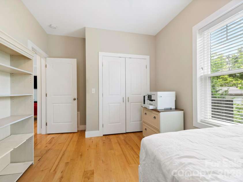 7 May Street, Asheville, NC 28803.  MLS# CAR4398974, YatesRealty ID 37373. 