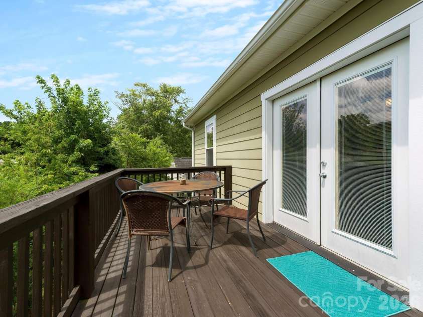 7 May Street, Asheville, NC 28803.  MLS# CAR4398974, YatesRealty ID 37373. 