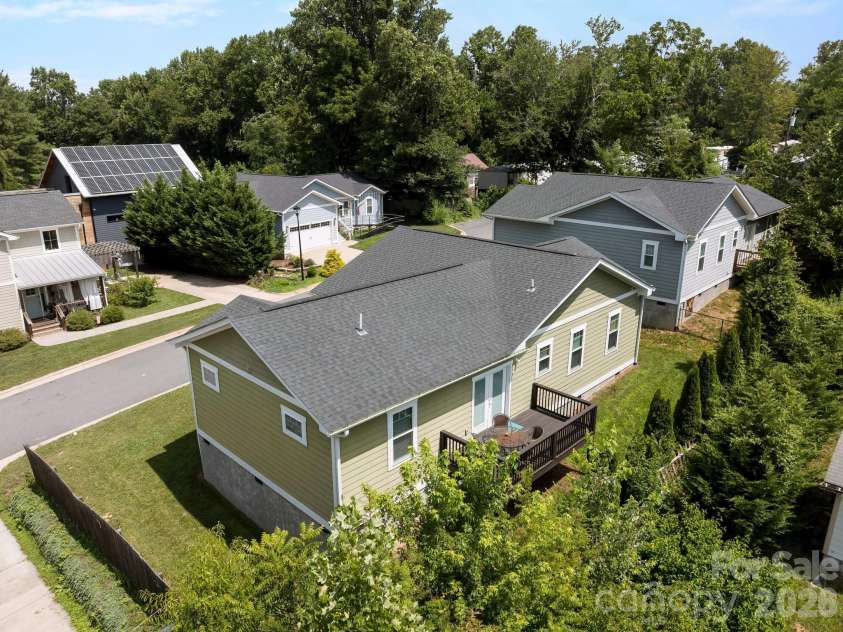 7 May Street, Asheville, NC 28803.  MLS# CAR4398974, YatesRealty ID 37373. 
