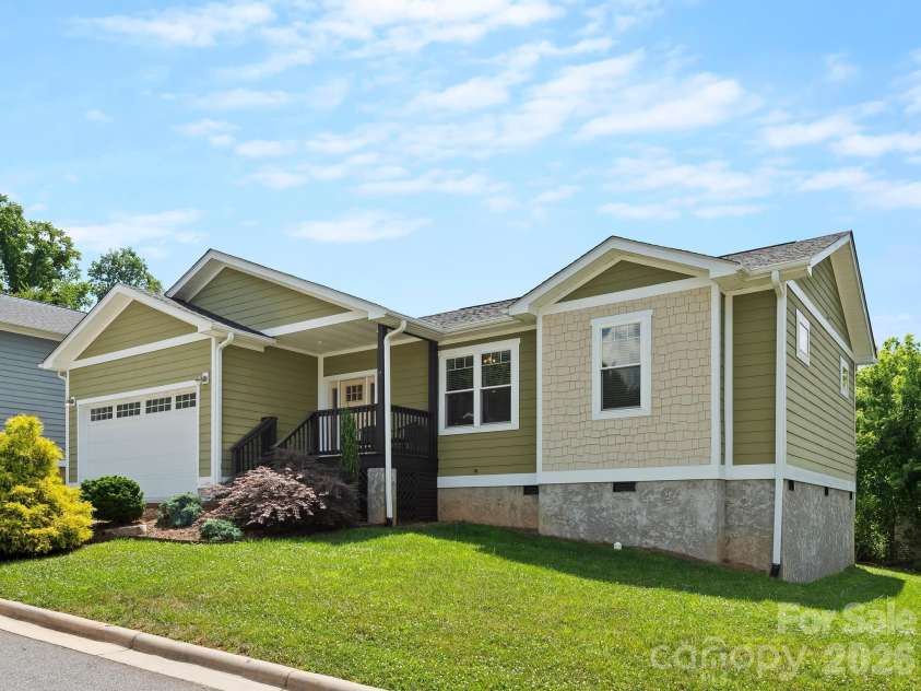 7 May Street, Asheville, NC 28803.  MLS# CAR4398974, YatesRealty ID 37373. 