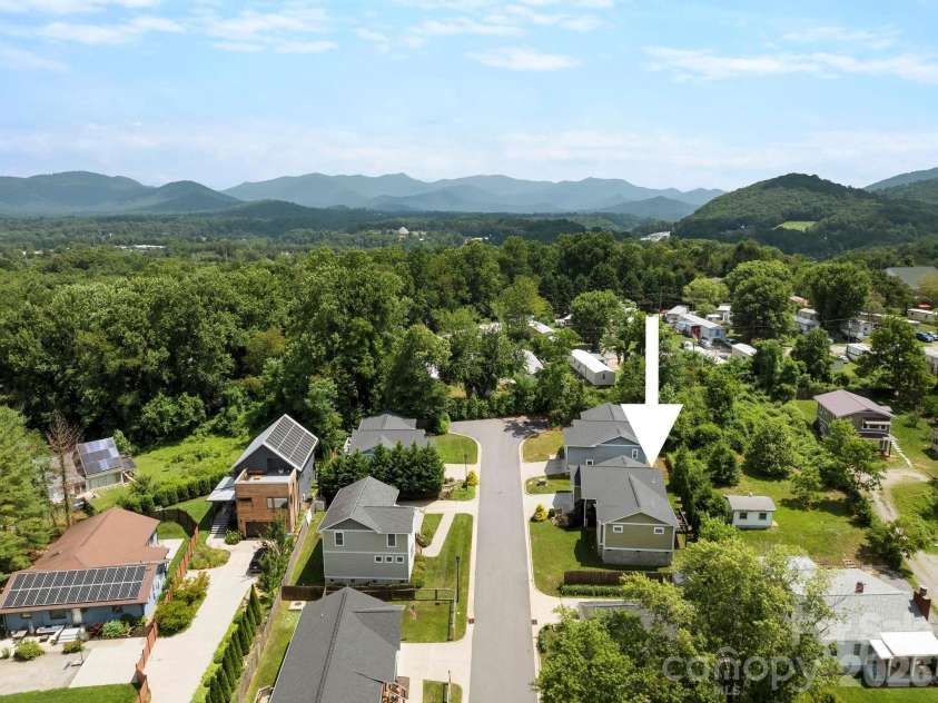 7 May Street, Asheville, NC 28803.  MLS# CAR4398974, YatesRealty ID 37373. 
