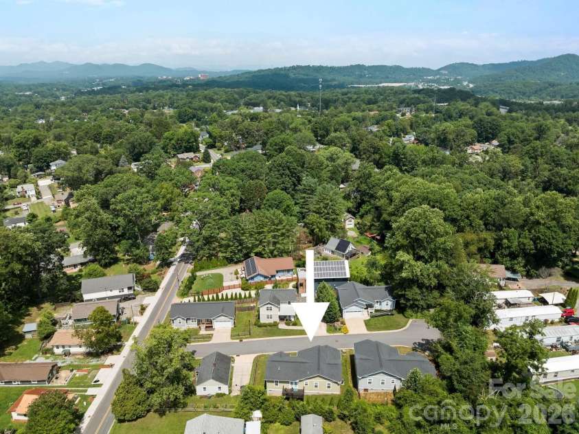7 May Street, Asheville, NC 28803.  MLS# CAR4398974, YatesRealty ID 37373. 
