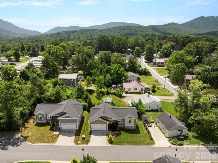 7 May Street, Asheville, NC 28803.  MLS# CAR4398974, YatesRealty ID 37373. 