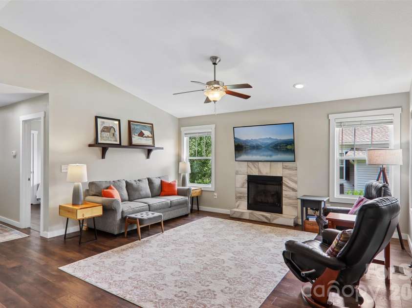 196 Tipton Hill Road, Leicester, NC 28748.  MLS# CAR4402403, YatesRealty ID 37377. 